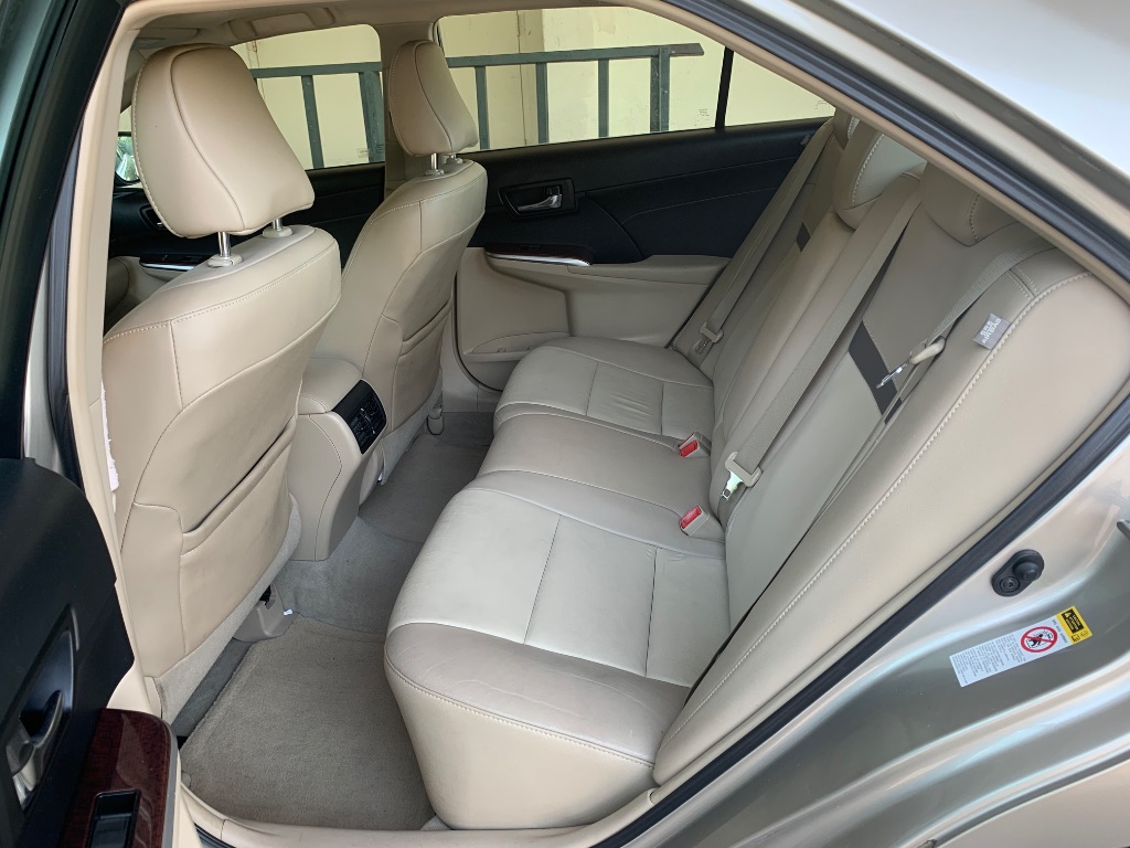 2013 Toyota Camry XLE - Photo 6