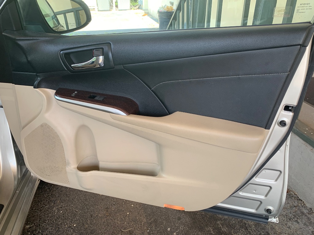 2013 Toyota Camry XLE - Photo 10